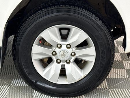 2017-Toyota-Hilux-28-GD-6-Raider-4x4-Double-Cab_5