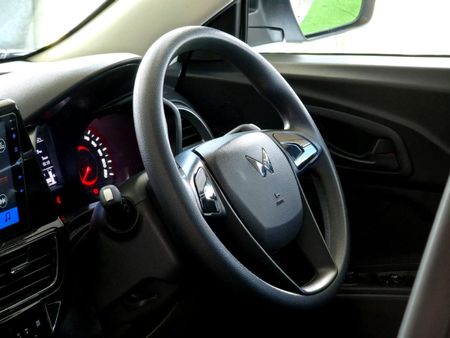 2026-Mahindra-XUV-3XO-12T-MX2-Auto_13