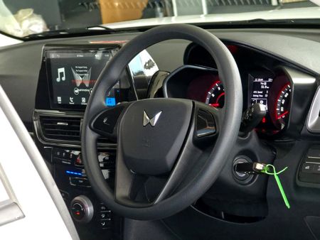 2026-Mahindra-XUV-3XO-12T-MX2-Auto_15