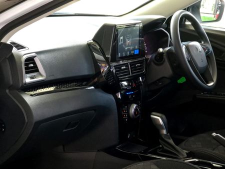 2026-Mahindra-XUV-3XO-12T-MX2-Auto_7