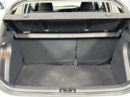 2020-Hyundai-i20-12-Motion_14