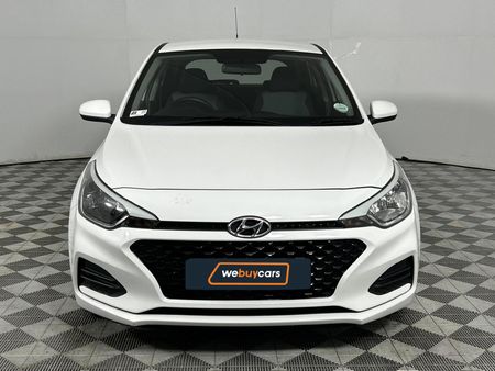 2020-Hyundai-i20-12-Motion_15