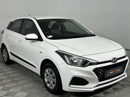 2020-Hyundai-i20-12-Motion_16