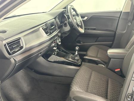 2020-Kia-Rio-12-LS-5-dr_8