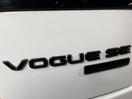 2014-Land-Rover-Range-Rover-44-SD-V8-Vogue-SE_11
