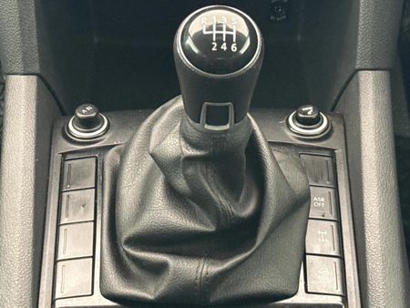 2014-Volkswagen-Amarok-20-TDI-Trendline-103kW-Double-Cab_10
