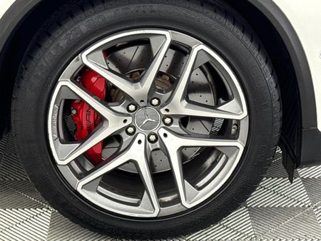 2019-Mercedes-AMG-GLC-63-S-AMG-Coupe-4Matic_16