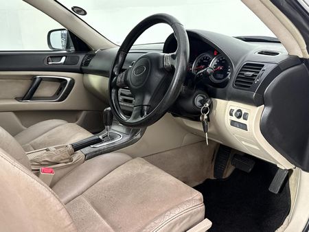 2007-Subaru-Outback-30R-Auto_8