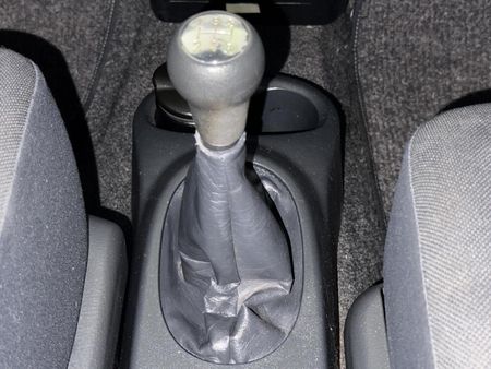2011-Daihatsu-Sirion-15i-Sport_10
