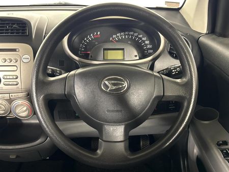 2011-Daihatsu-Sirion-15i-Sport_11