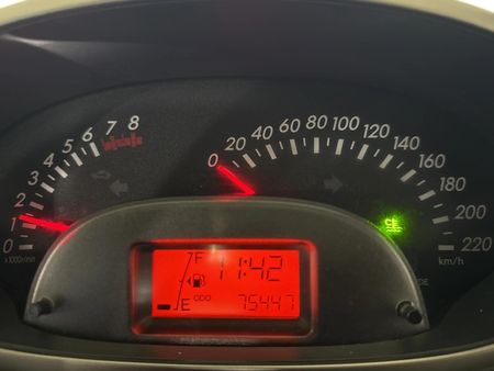 2011-Daihatsu-Sirion-15i-Sport_2