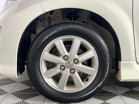 2011-Daihatsu-Sirion-15i-Sport_4