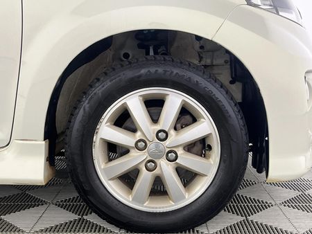 2011-Daihatsu-Sirion-15i-Sport_5