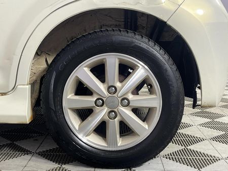2011-Daihatsu-Sirion-15i-Sport_6