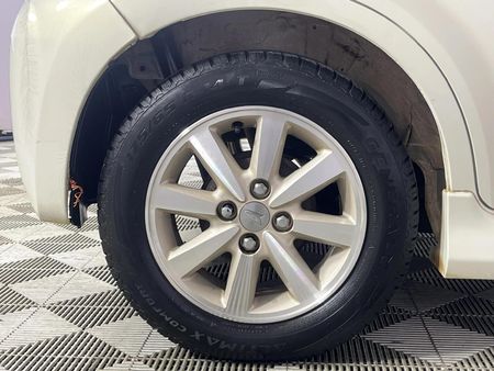 2011-Daihatsu-Sirion-15i-Sport_7