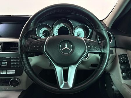 2011-Mercedes-Benz-C-Class-C-180-BE-Avantgarde-Auto_12