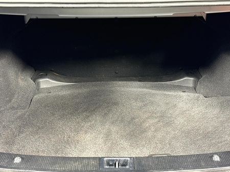 2011-Mercedes-Benz-C-Class-C-180-BE-Avantgarde-Auto_15