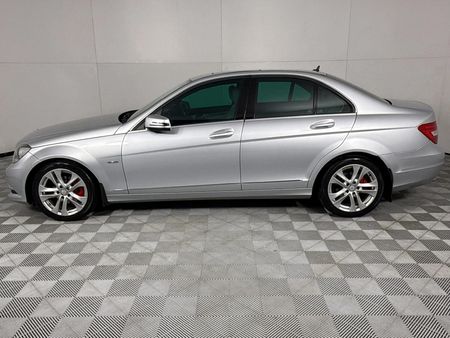 2011-Mercedes-Benz-C-Class-C-180-BE-Avantgarde-Auto_20