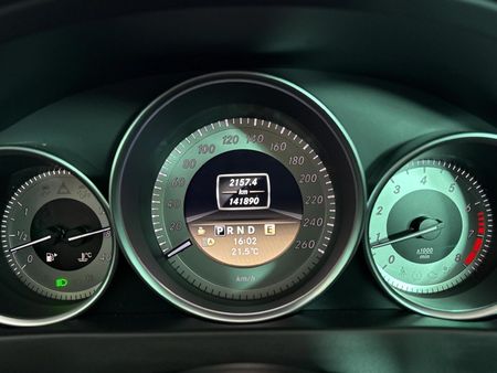 2011-Mercedes-Benz-C-Class-C-180-BE-Avantgarde-Auto_2