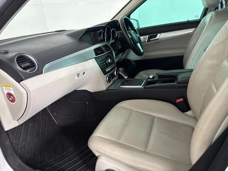 2011-Mercedes-Benz-C-Class-C-180-BE-Avantgarde-Auto_8
