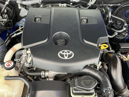 2022-Toyota-Hilux-28-GD-6-Raised-Body-Legend-4x4-Auto-Double-Cab_13