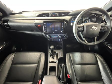 2022-Toyota-Hilux-28-GD-6-Raised-Body-Legend-4x4-Auto-Double-Cab_1