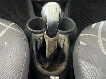 2015-Chevrolet-Spark-12-Campus_10