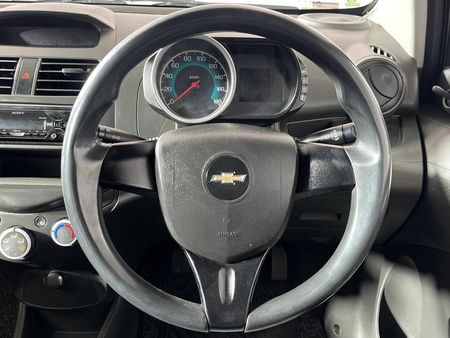 2015-Chevrolet-Spark-12-Campus_11