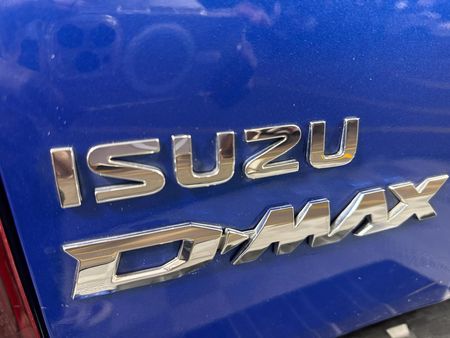 2023-Isuzu-D-Max-19-DDI-HR-LS-Double-Cab_11