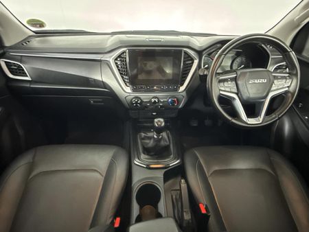 2023-Isuzu-D-Max-19-DDI-HR-LS-Double-Cab_1