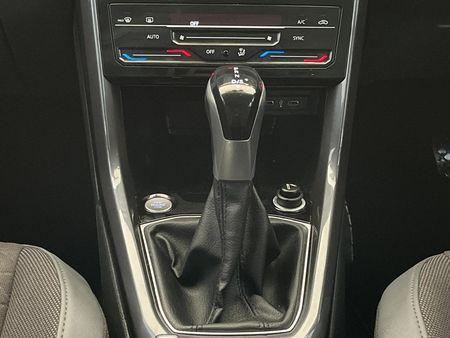2023-Volkswagen-T-Cross-15-TSI-R-Line-Auto_10