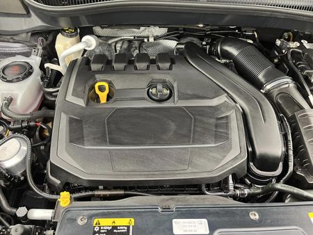 2023-Volkswagen-T-Cross-15-TSI-R-Line-Auto_13