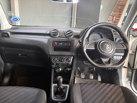2022-Suzuki-Swift-12-GA_10
