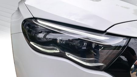 2025-Mercedes-Benz-E-Class-E220d-Avantgarde_19