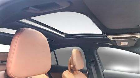2025-Mercedes-Benz-E-Class-E220d-Avantgarde_21