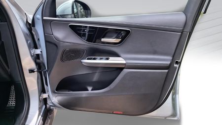 2025-Mercedes-Benz-GLC-300D-4Matic_22