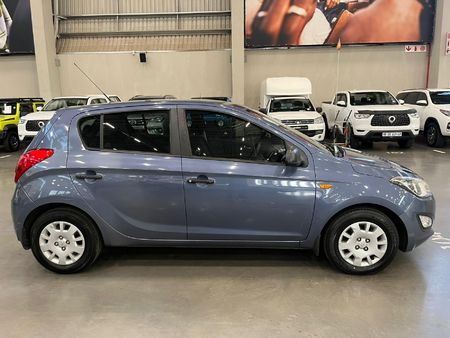 2013-Hyundai-i20-12-Motion_1