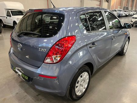 2013-Hyundai-i20-12-Motion_2