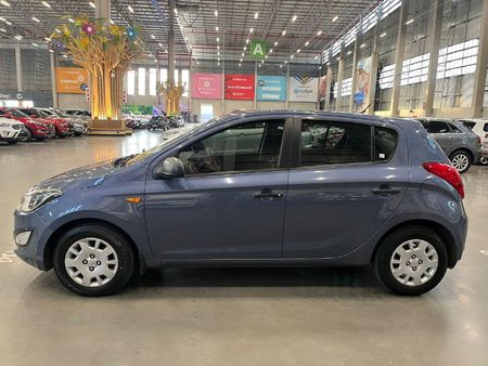 2013-Hyundai-i20-12-Motion_5