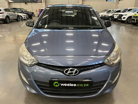 2013-Hyundai-i20-12-Motion_7