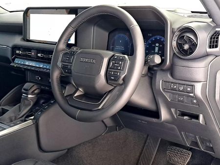 2026-Toyota-Land-Cruiser-Prado-VX-L-28GD-Auto_13