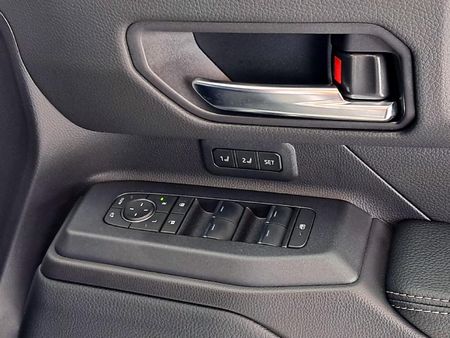 2026-Toyota-Land-Cruiser-Prado-VX-L-28GD-Auto_16