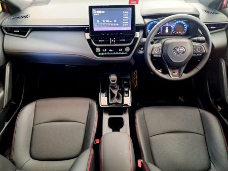 2026-Toyota-Corolla-Cross-18-GR-S_11