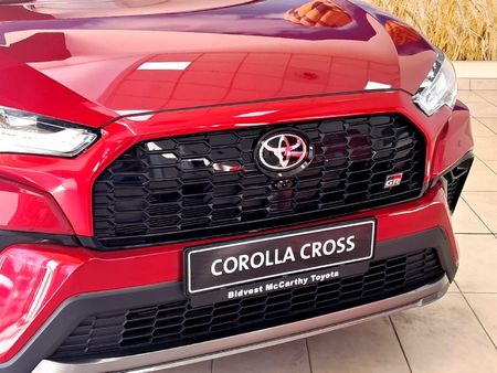2026-Toyota-Corolla-Cross-18-GR-S_2