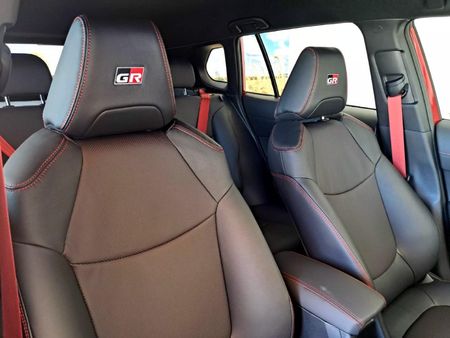 2026-Toyota-Corolla-Cross-18-GR-S_4