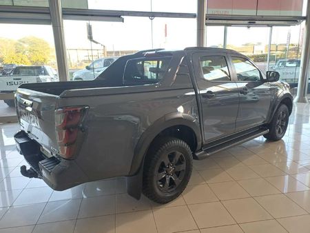 2026-Isuzu-D-Max-30-DDI-V-Cross-HR-Auto-Double-Cab_5