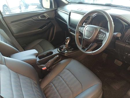 2026-Isuzu-D-Max-30-DDI-V-Cross-HR-Auto-Double-Cab_7