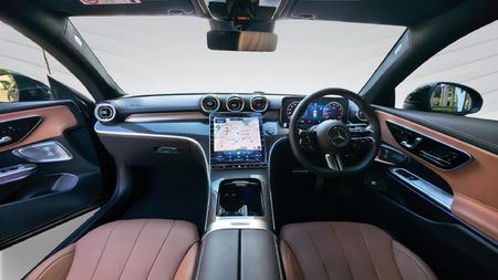 2026-Mercedes-Benz-CLE-300-4Matic-coupe-AMG-Line_11