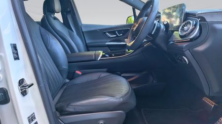 2024-Mercedes-Benz-EQE-350-4Matic_17