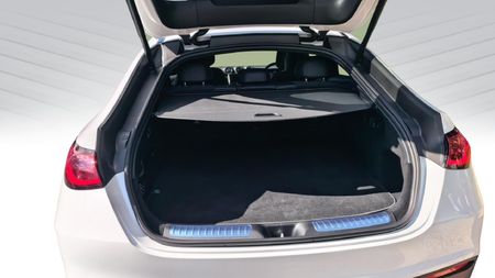 2026-Mercedes-Benz-GLC-220d-Coupe-4Matic-AMG-Line_15